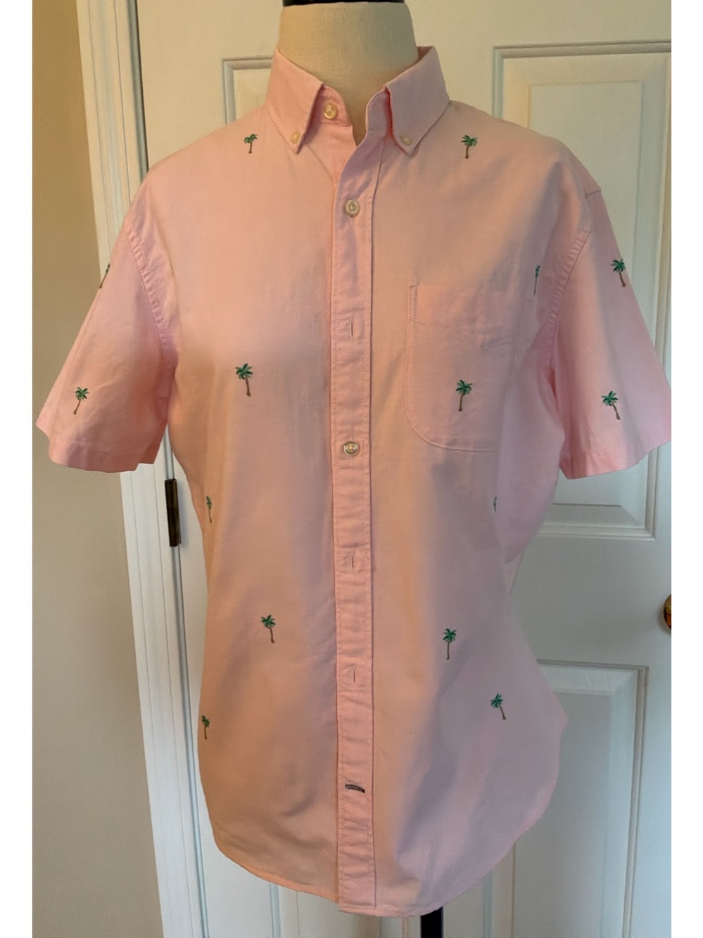 Gap men's Pink Short-Sleeve Button-Down Shirt with Palm Tree Embroidery